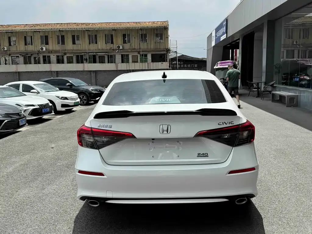 Honda Civic — фото 7
