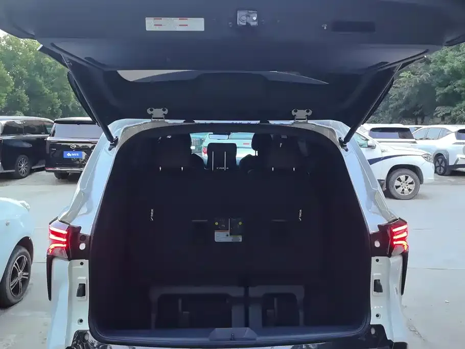 Toyota Sienna — фото 4