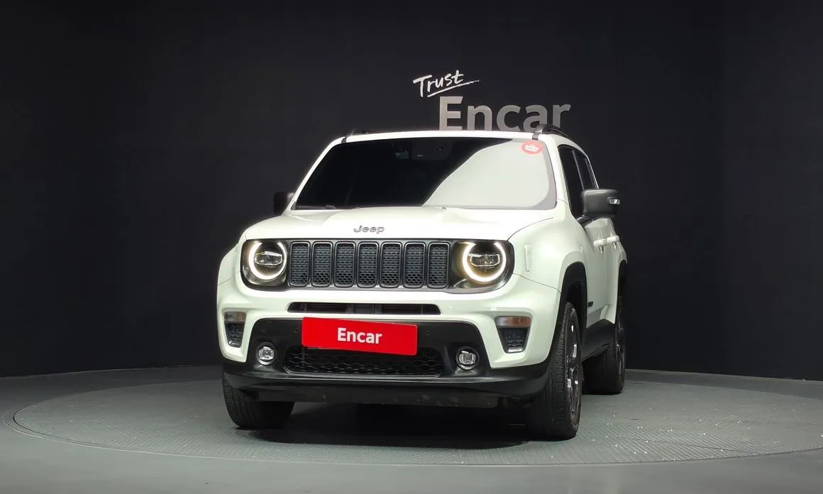 Jeep Renegade — фото 4