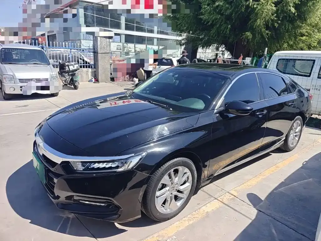 Honda Accord — фото 1