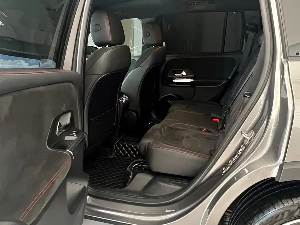 Mercedes-Benz GLB AMG — фото 3