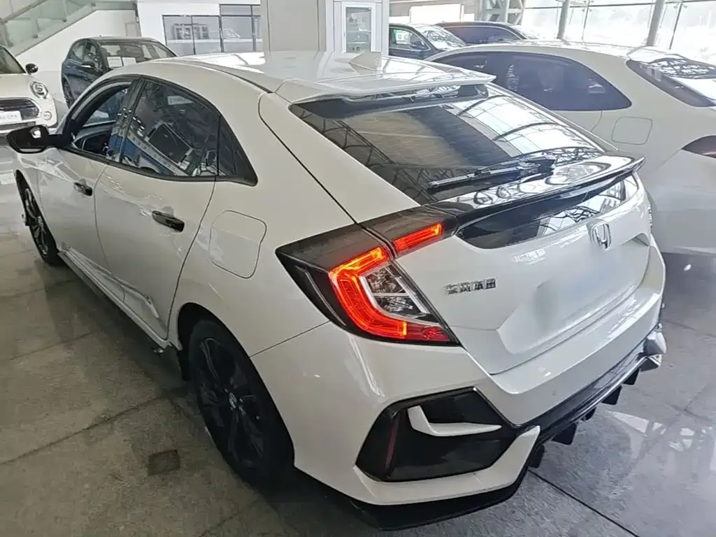 Honda Civic — фото 10