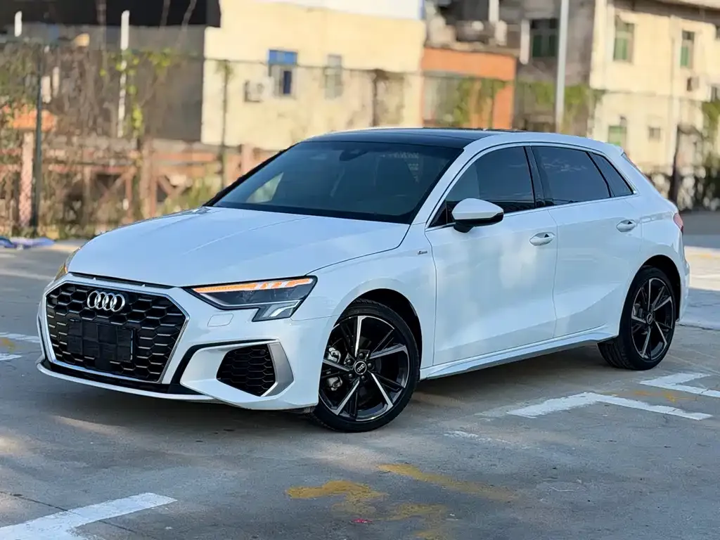 Audi A3 — фото 1