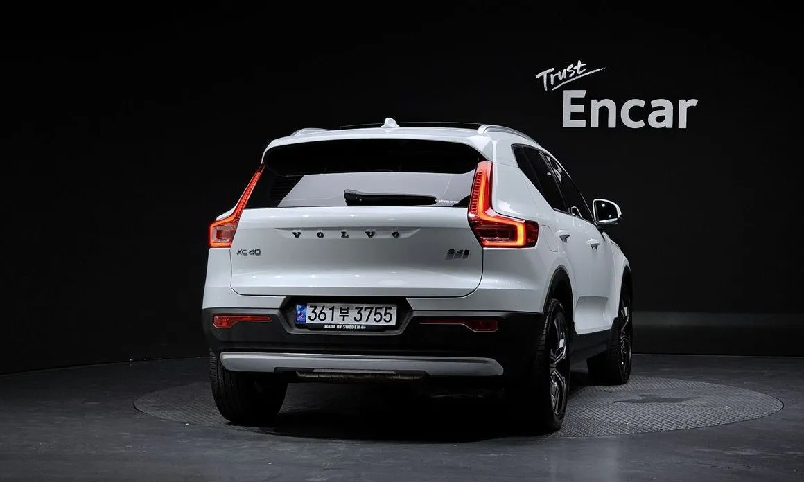 Volvo XC40 — фото 5