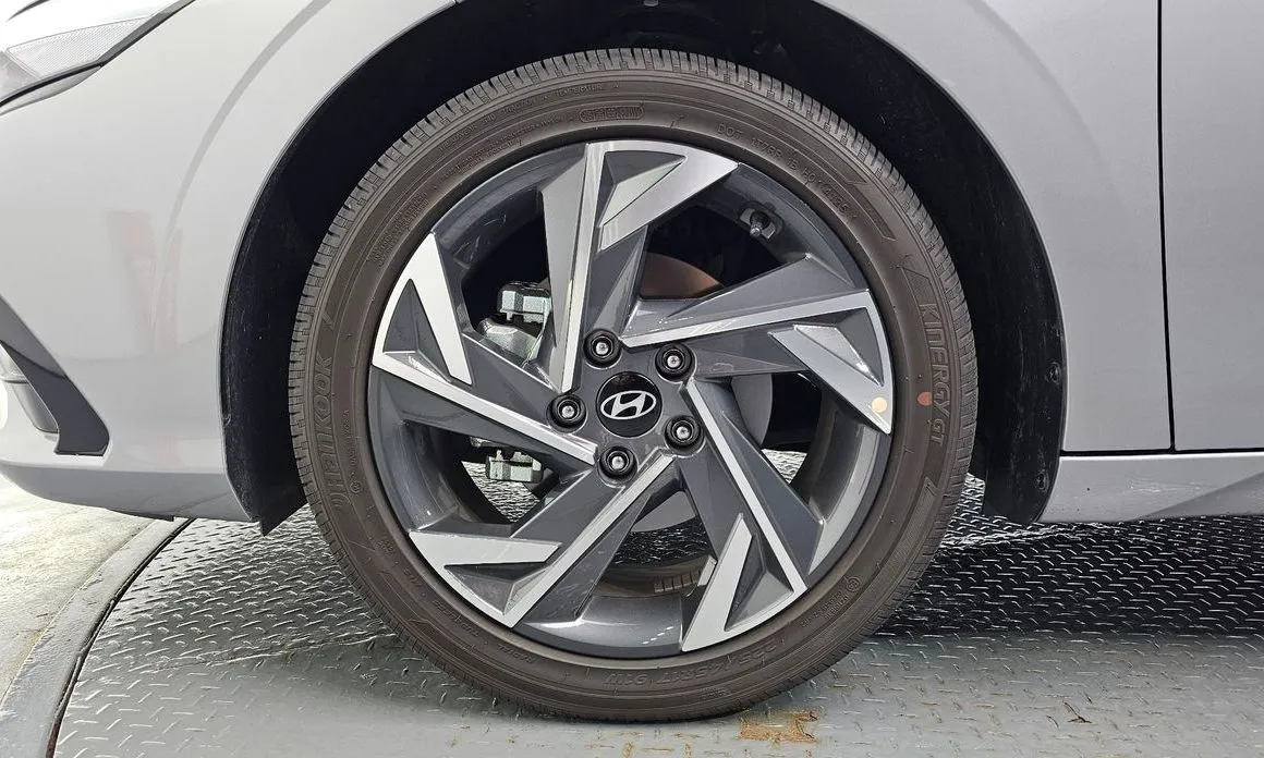 Hyundai AVANTE — фото 3