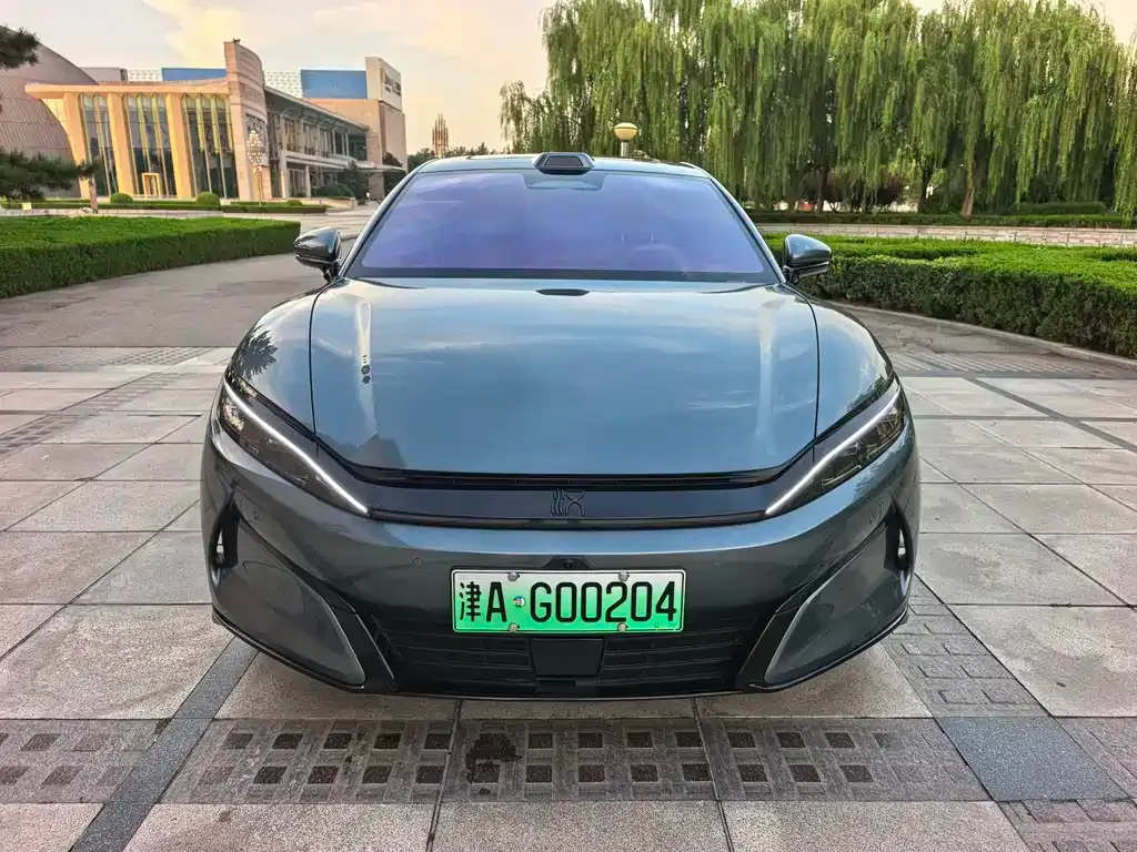 BYD Han L — фото 1
