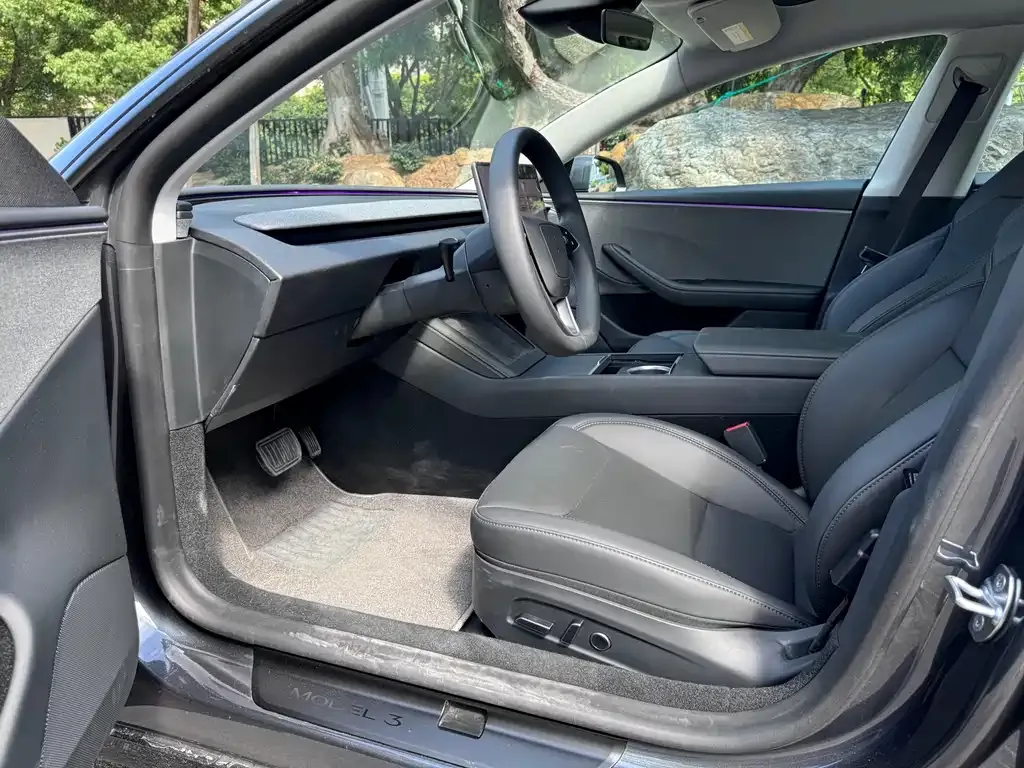 Tesla Model 3 — фото 7