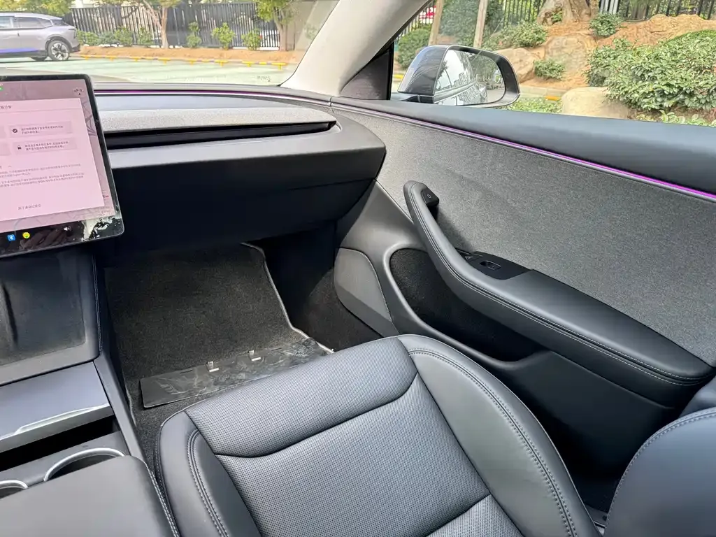 Tesla Model 3 — фото 4