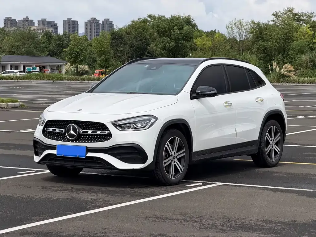 Mercedes-Benz GLA — фото 1