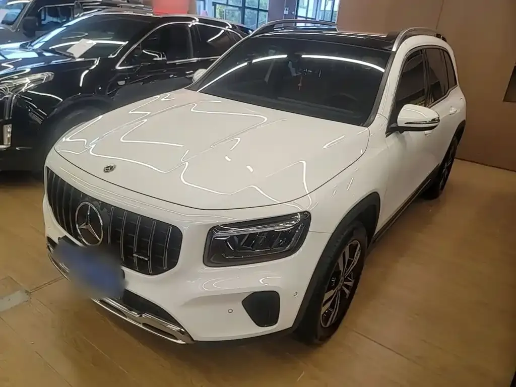 Mercedes-Benz GLB — фото 1