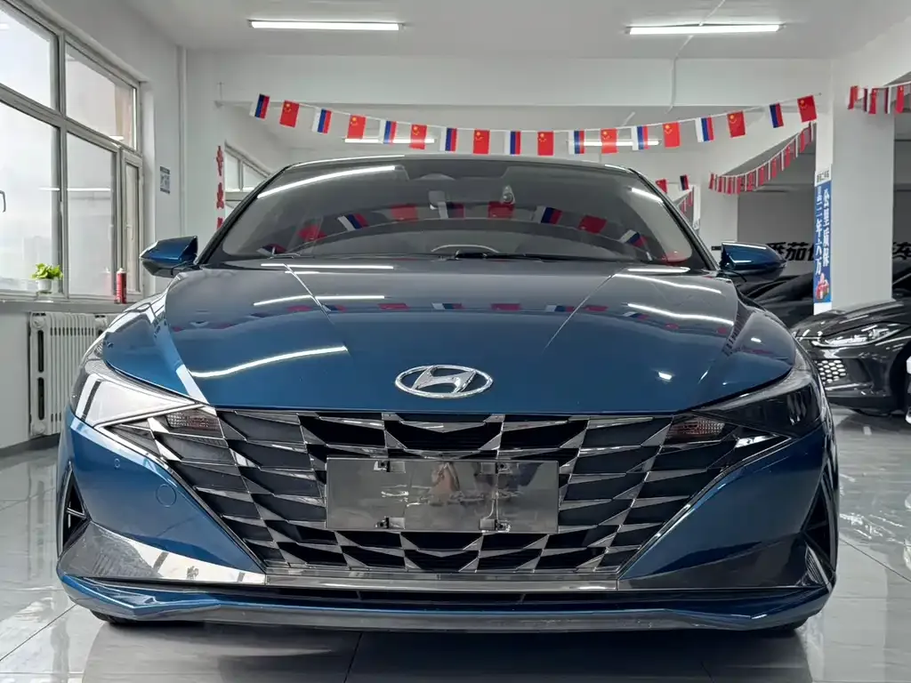 Hyundai Elantra — фото 8