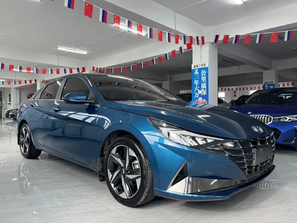 Hyundai Elantra — фото 5