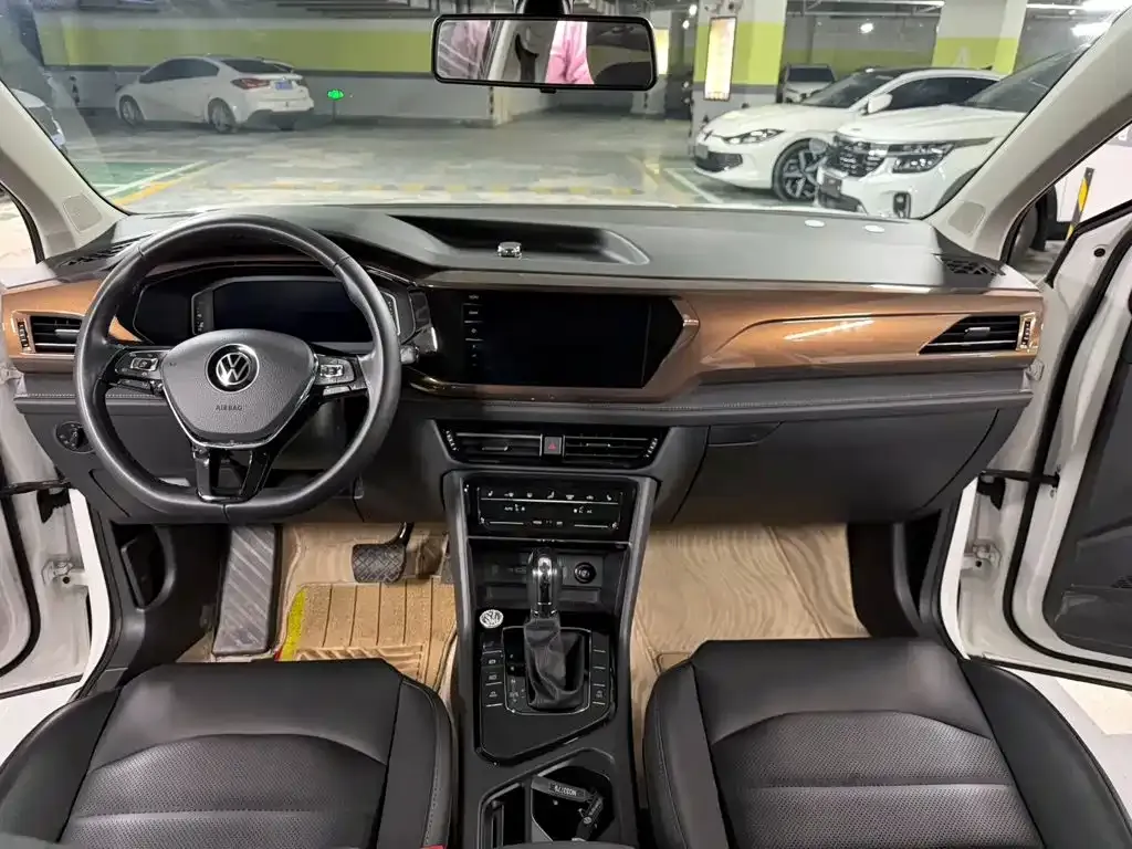 Volkswagen Tharu — фото 4
