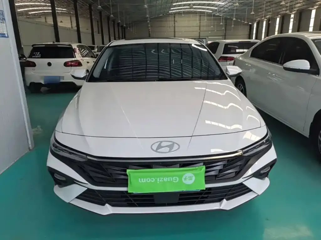 Hyundai Elantra — фото 9