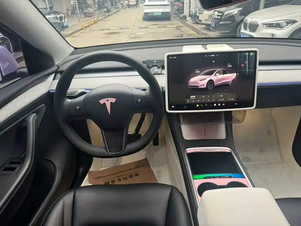 Tesla Model Y — фото 7