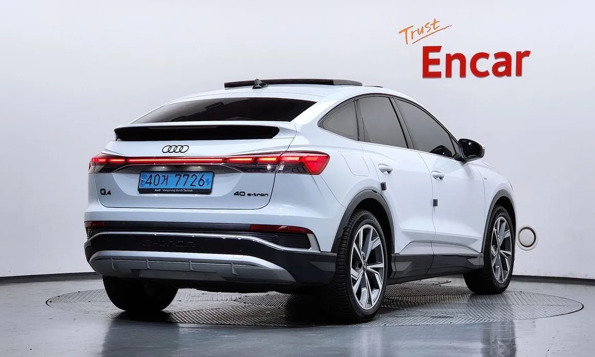Audi Q4 e-tron — фото 4