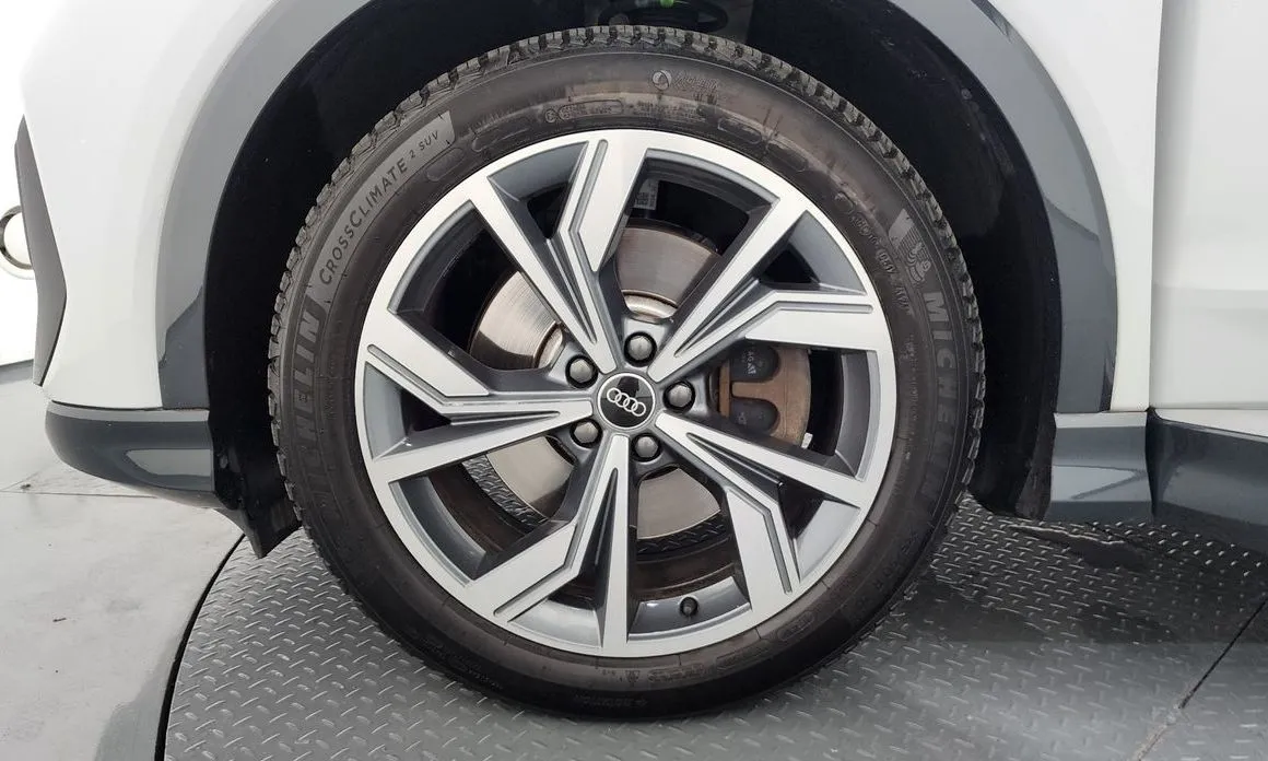 Audi Q4 e-tron — фото 10