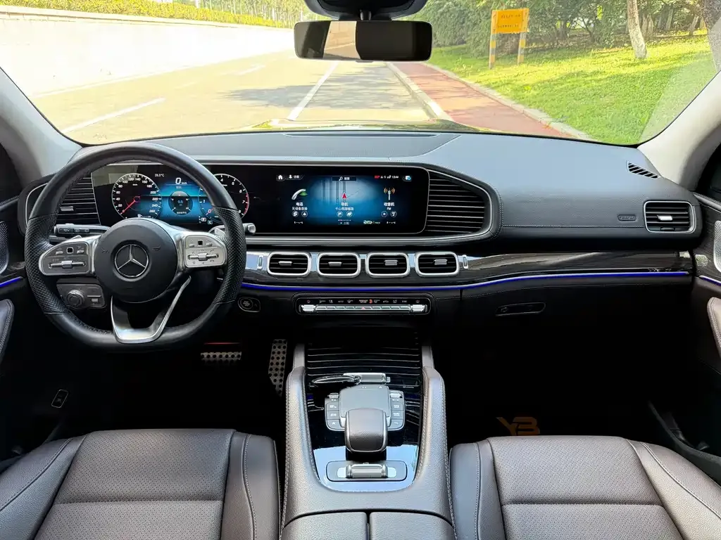 Mercedes-Benz GLS — фото 4