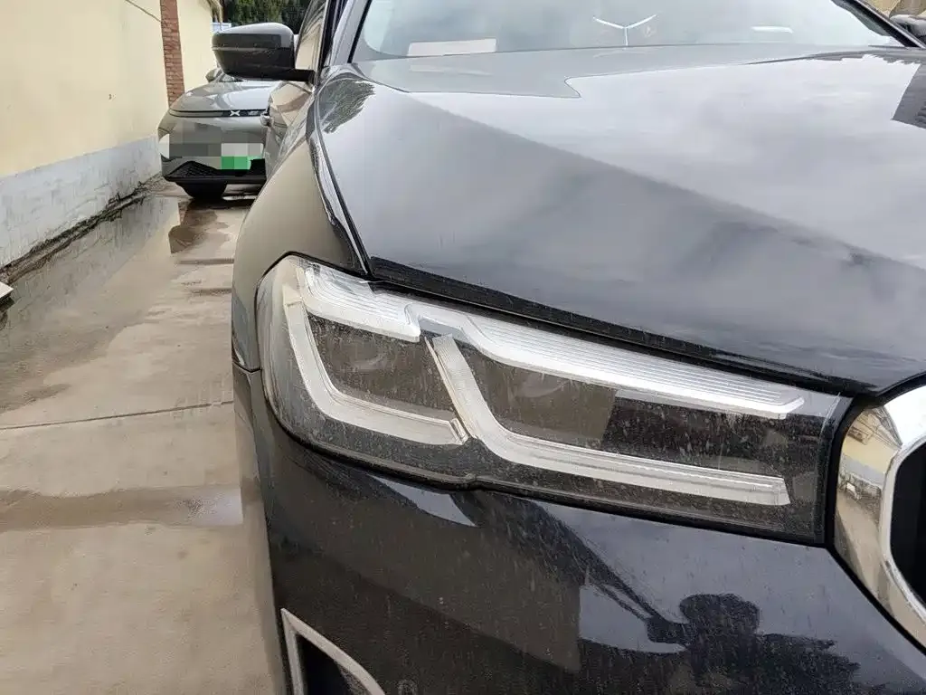BMW 5 Series New Energy — фото 9