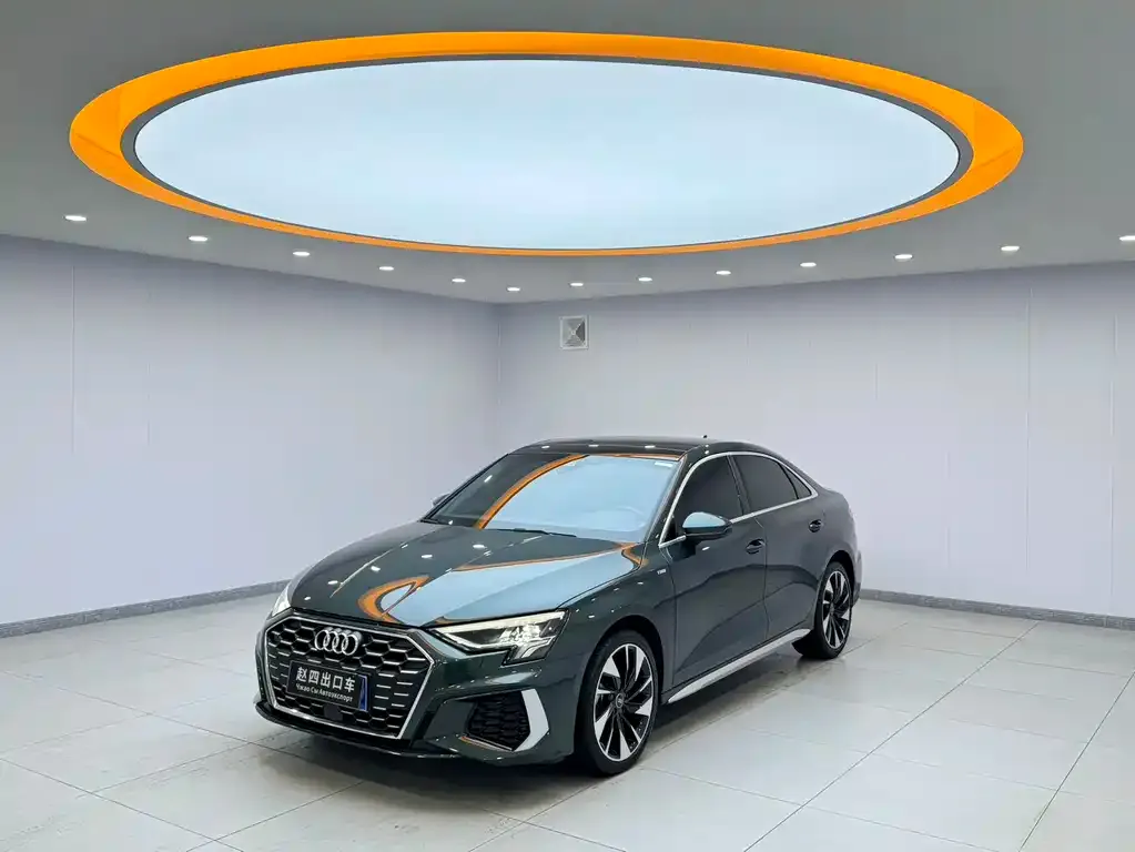 Audi A3 — фото 1