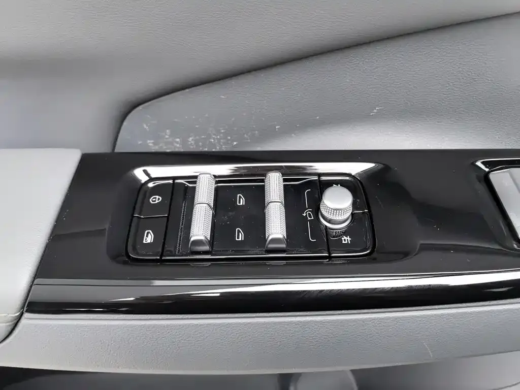 Geely Galaxy L7 — фото 6
