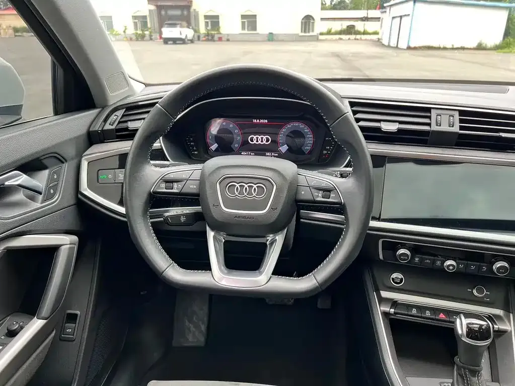 Audi Q3 — фото 5