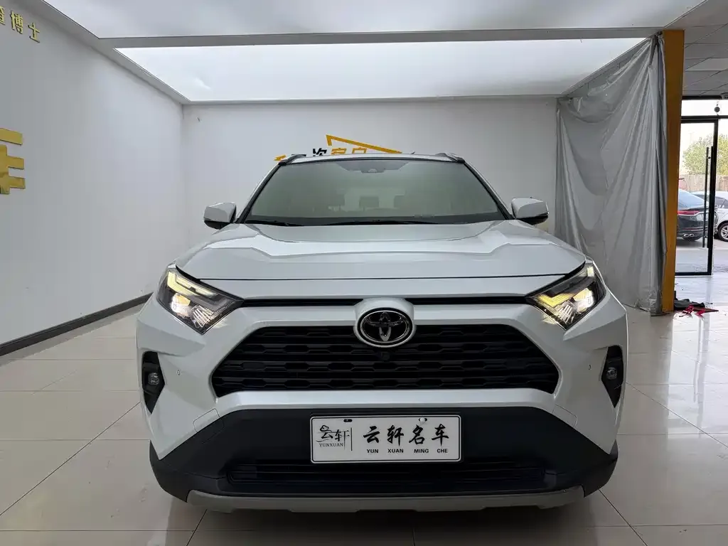 Toyota RAV4 — фото 9