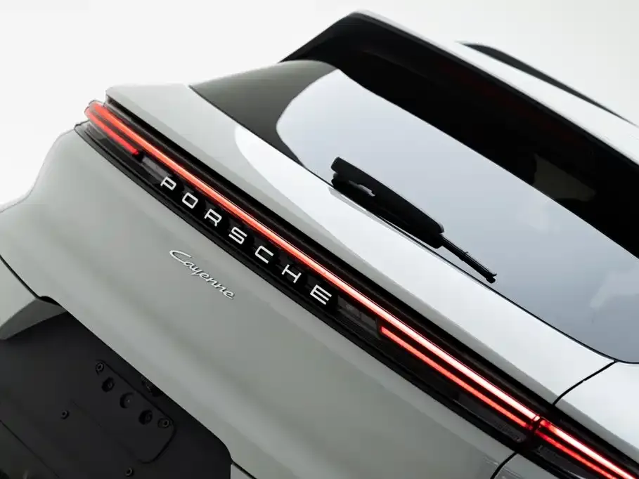 Porsche Cayenne — фото 10