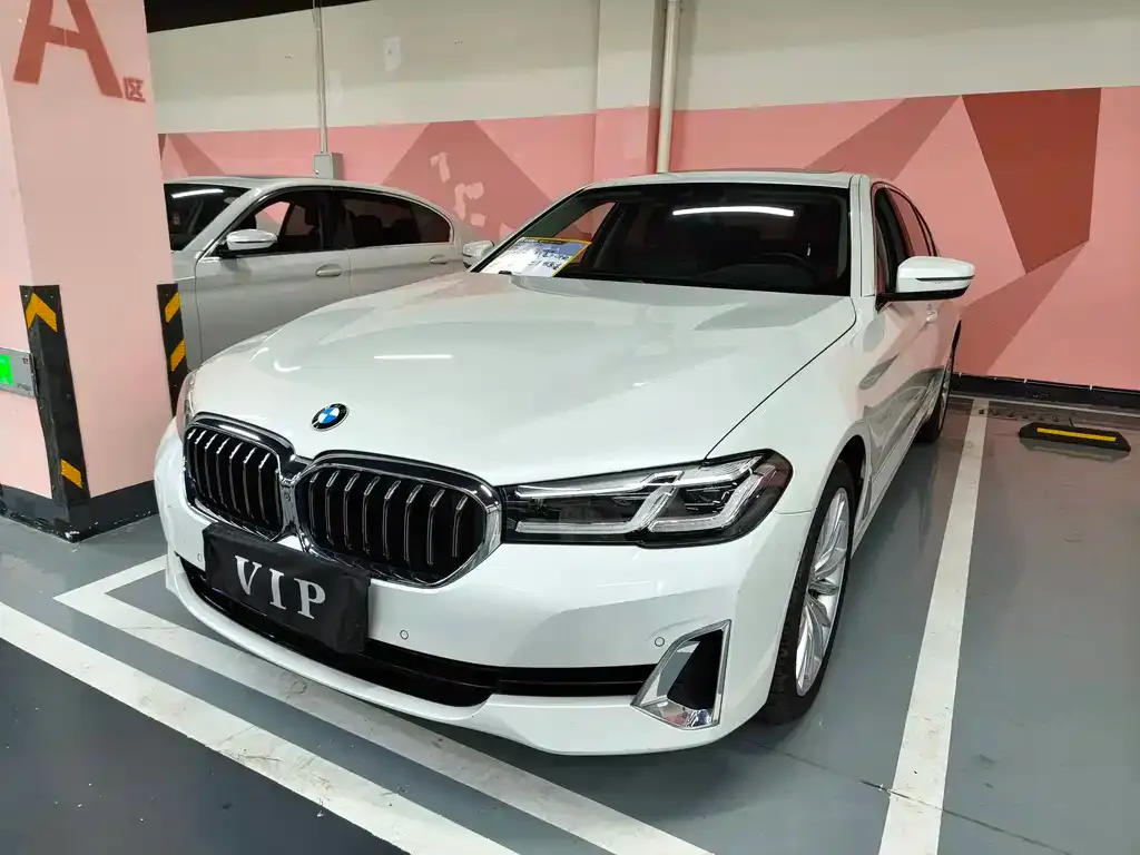 BMW 5 Series — фото 1