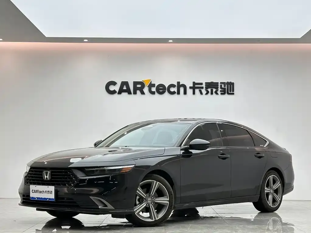 Honda Accord — фото 1