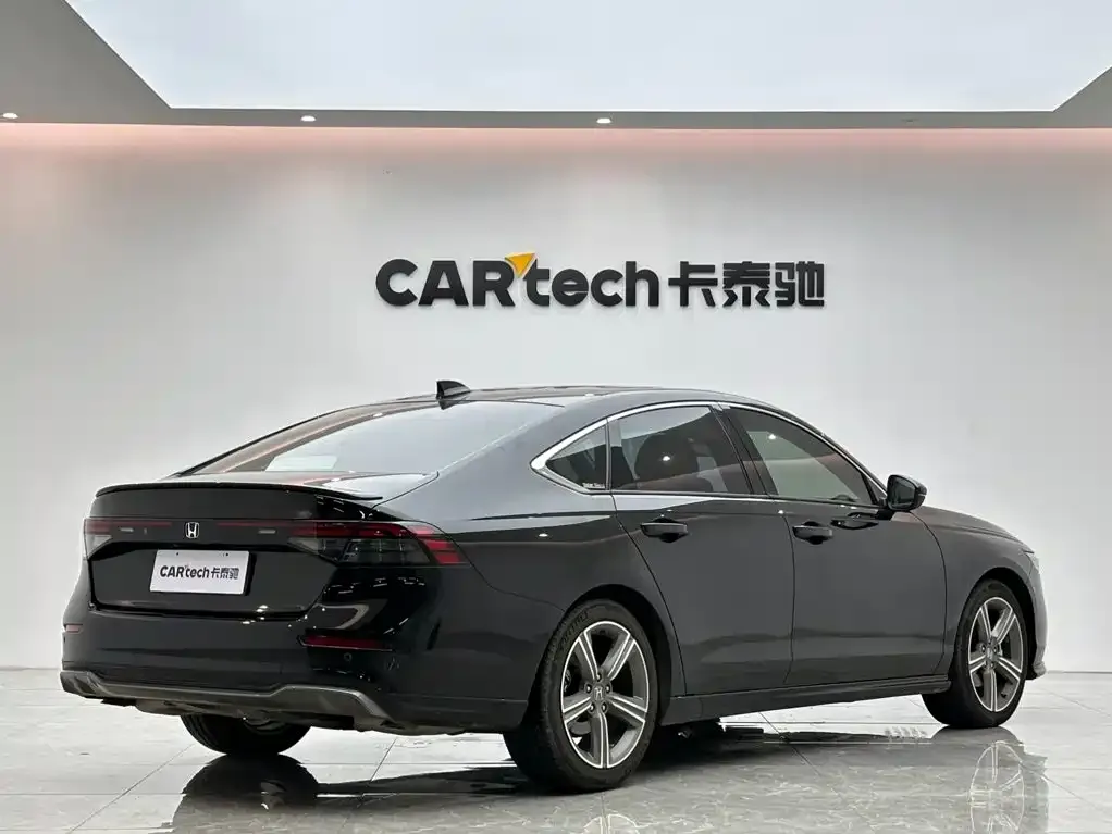 Honda Accord — фото 6