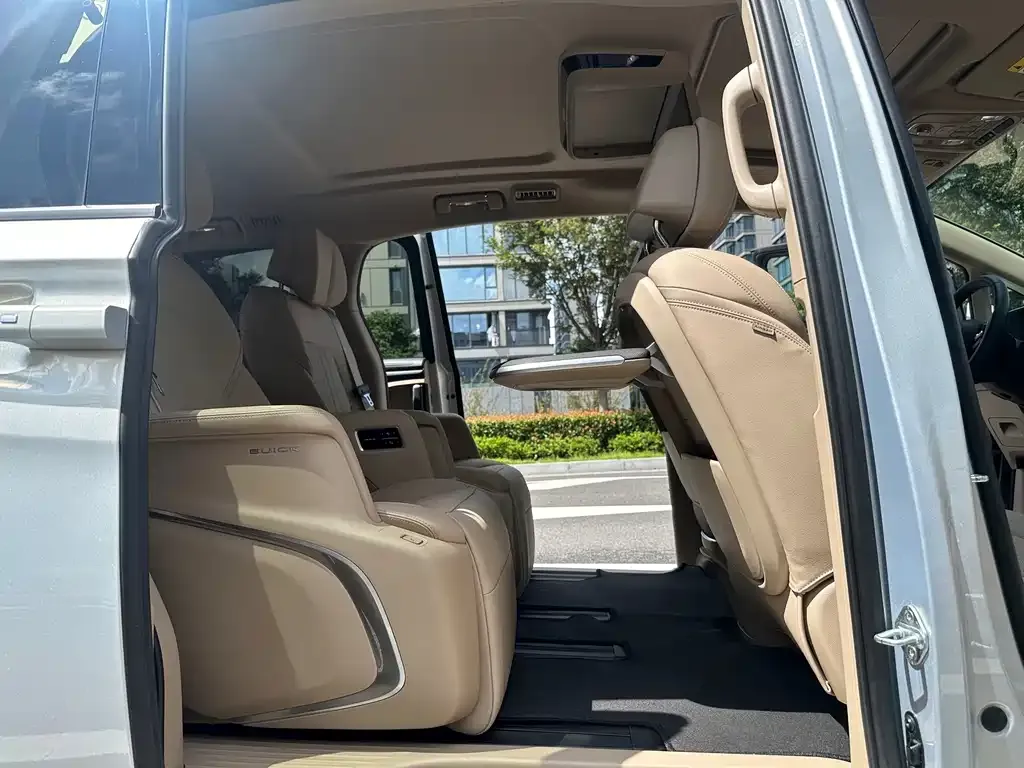 Buick GL8 Hybrid — фото 6