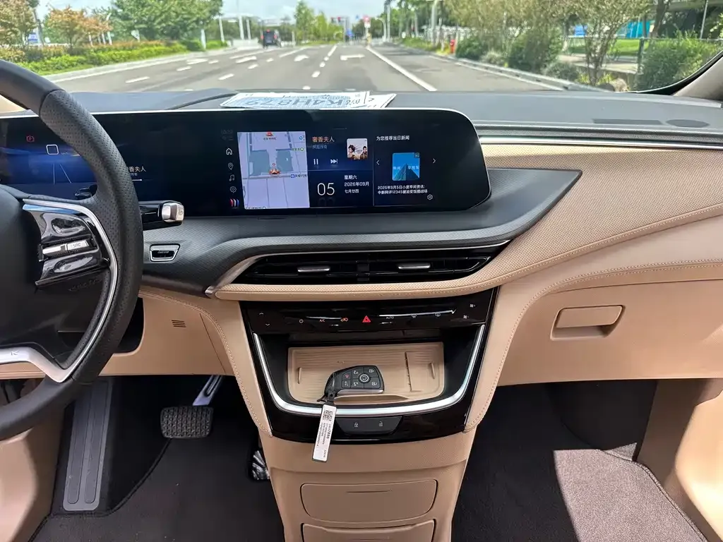 Buick GL8 Hybrid — фото 5