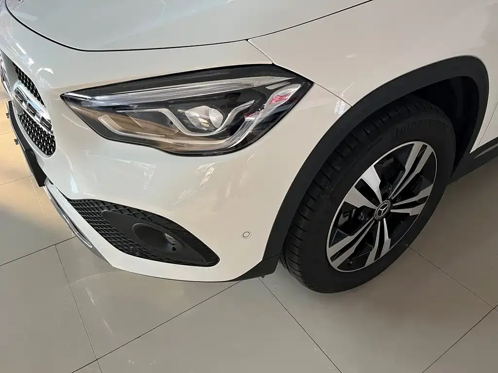 Mercedes-Benz GLA — фото 8