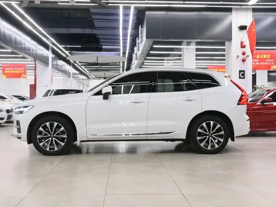 Volvo XC60 — фото 10