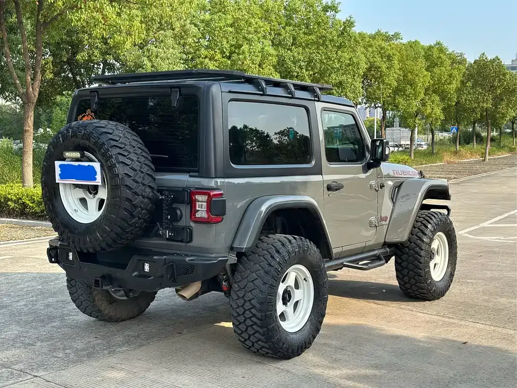 Jeep Wrangler — фото 10