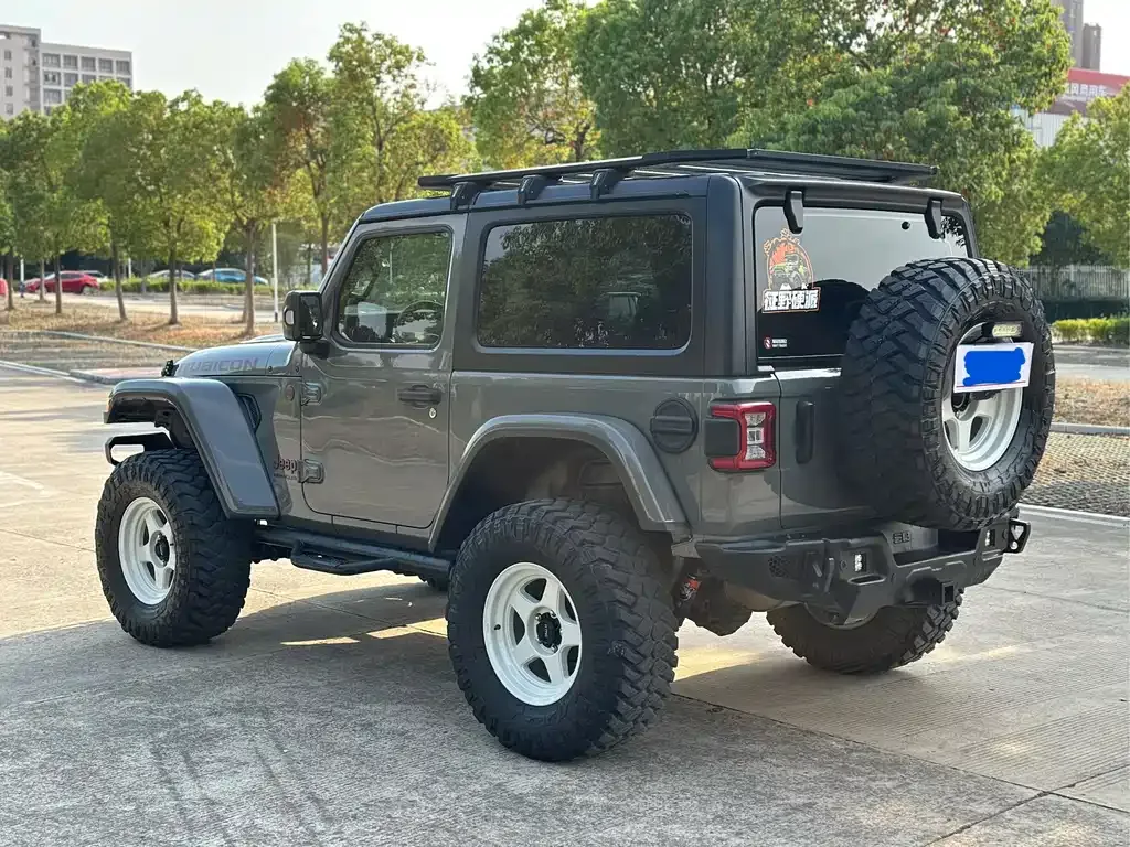 Jeep Wrangler — фото 8
