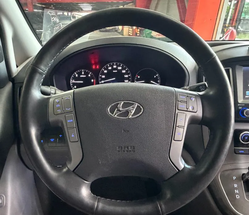 Hyundai Starex — фото 3