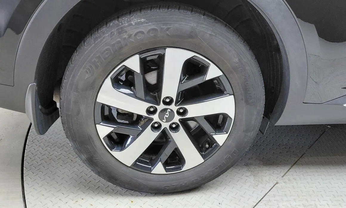 Kia Sorento — фото 10