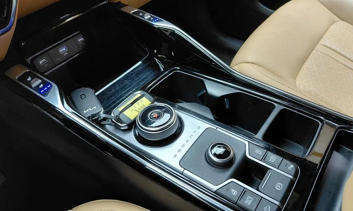 Kia Sorento — фото 5