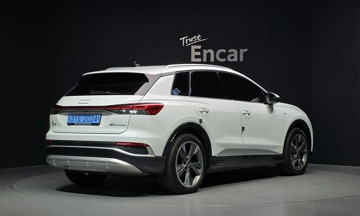 Audi Q4 e-tron — фото 4