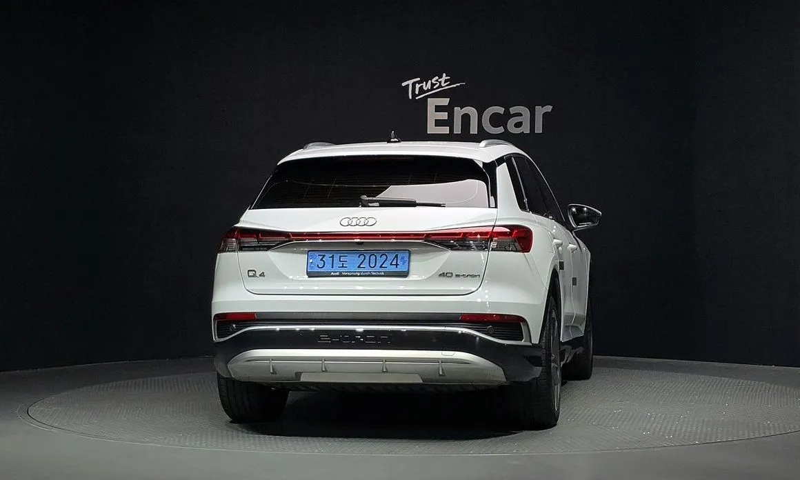 Audi Q4 e-tron — фото 10