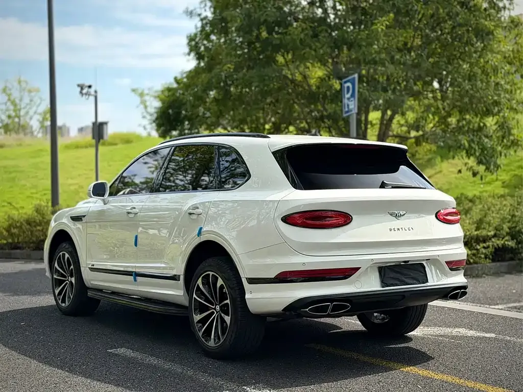 Bentley Bentayga — фото 7