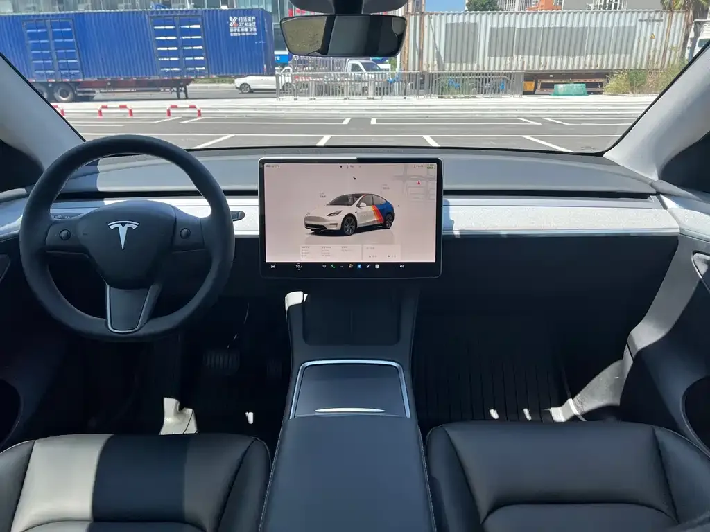 Tesla Model Y — фото 7