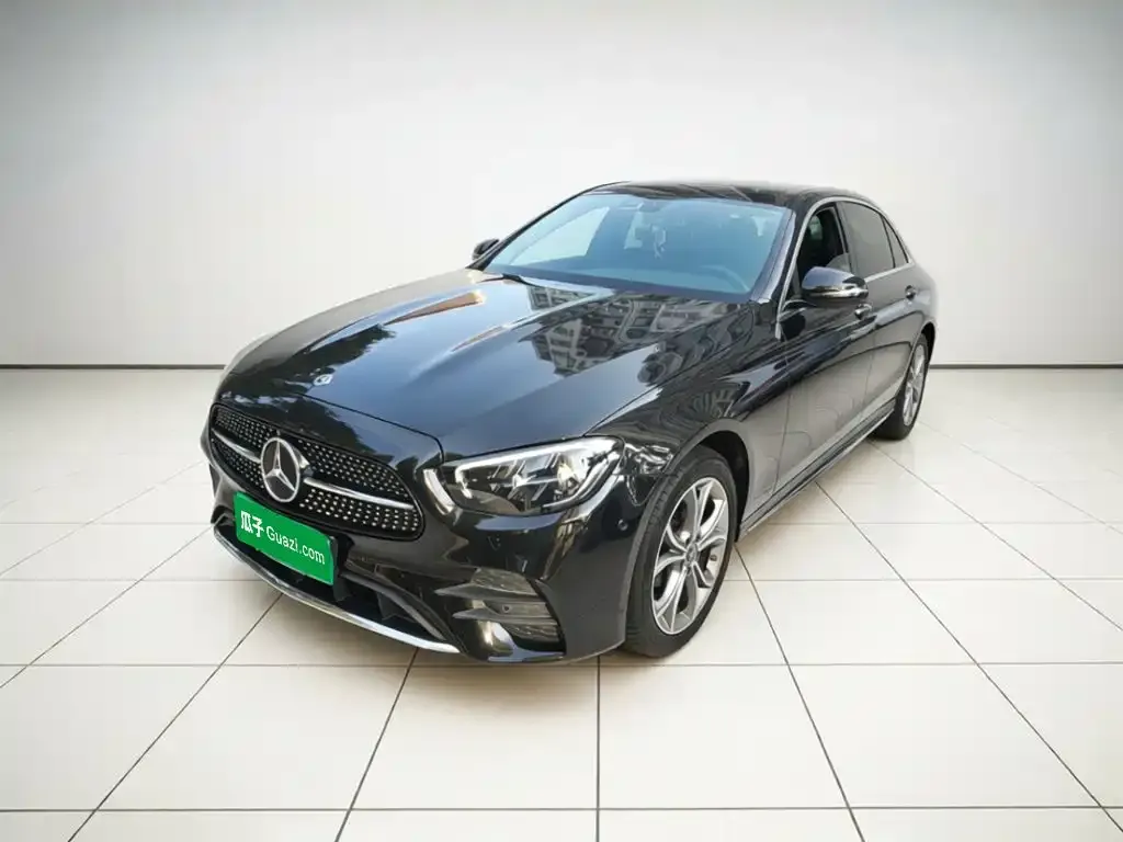 Mercedes-Benz E-Class — фото 1