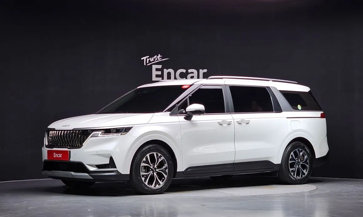 Kia Carnival — фото 1
