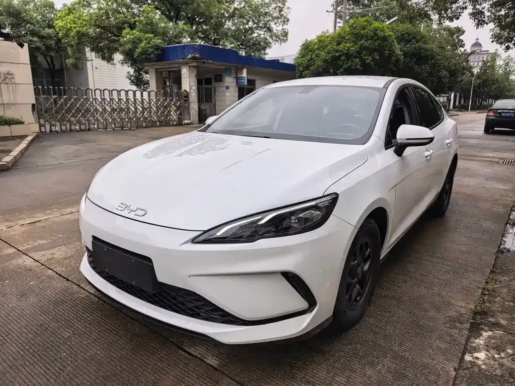 BYD Seal 05 DM-i — фото 1