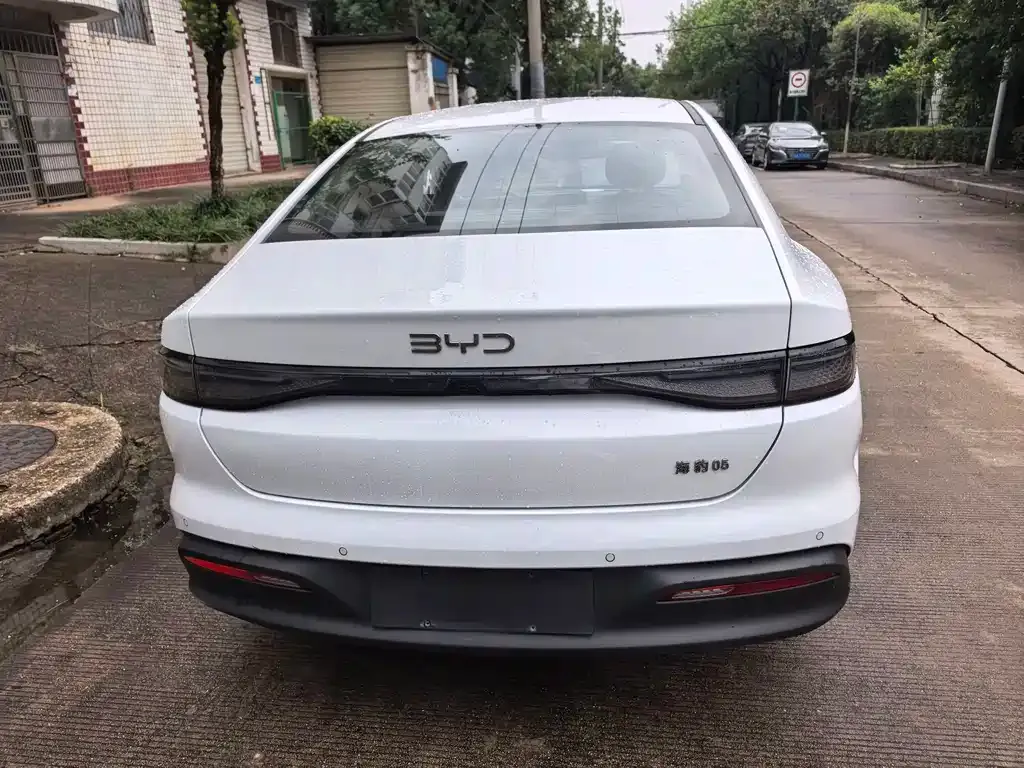 BYD Seal 05 DM-i — фото 5