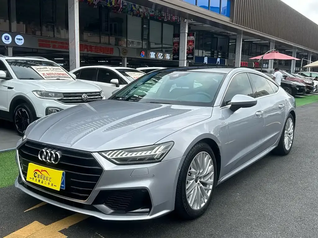Audi A7 — фото 1