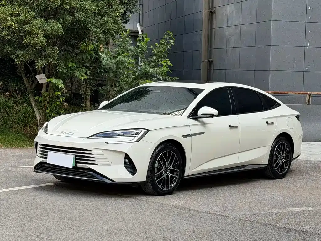BYD Seal — фото 1